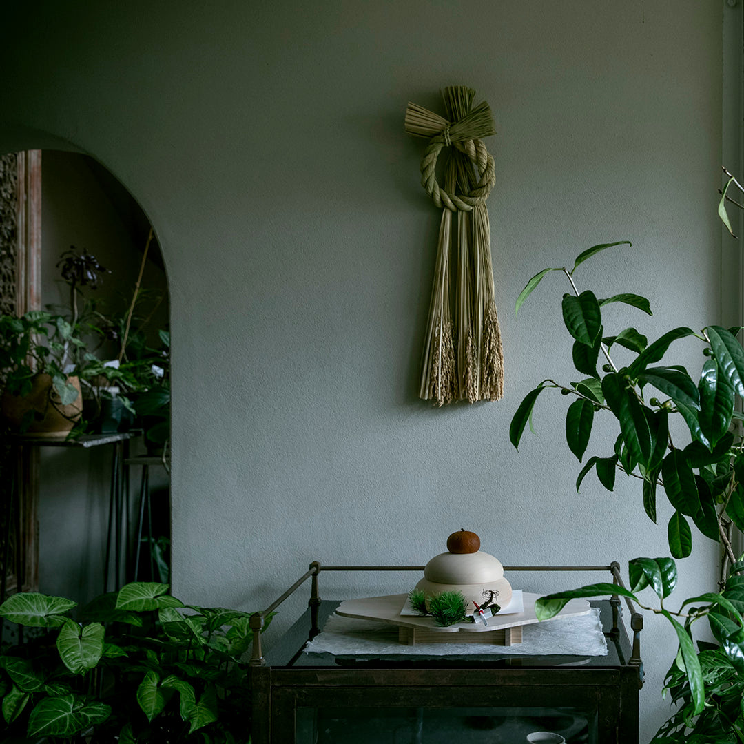 Horaimatsuju decoration (with outer box)