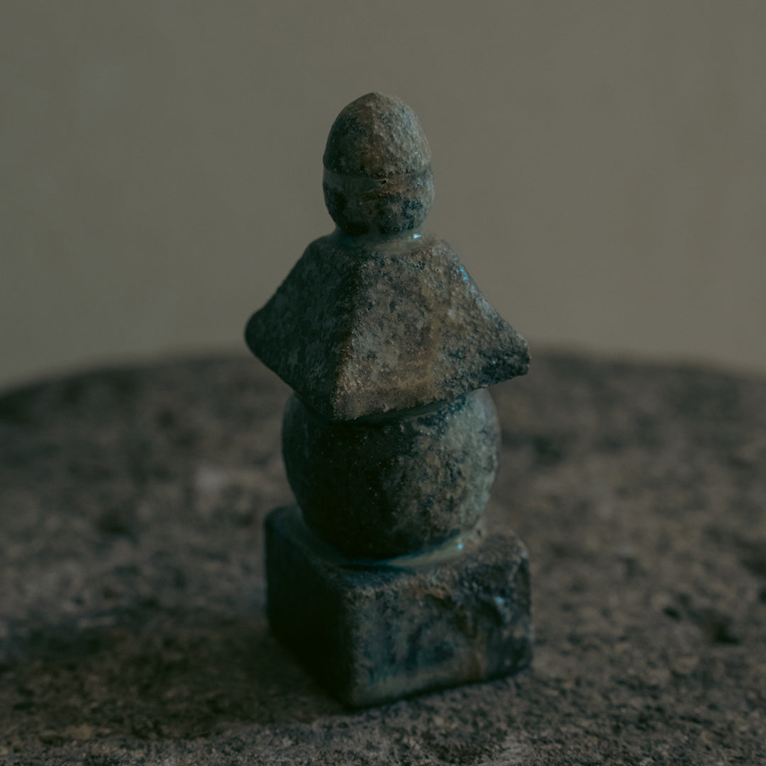 稲吉オサム 五輪塔(2-21-8)