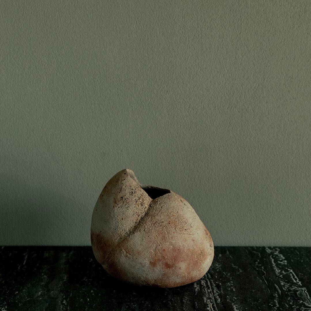 Flower vase by Junko Shimomura