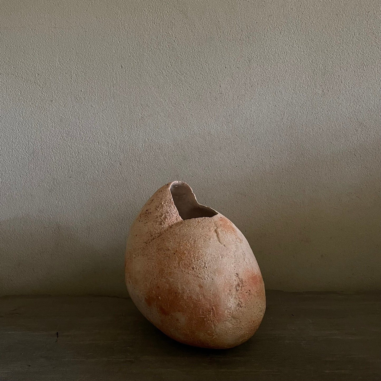 Flower vase by Junko Shimomura