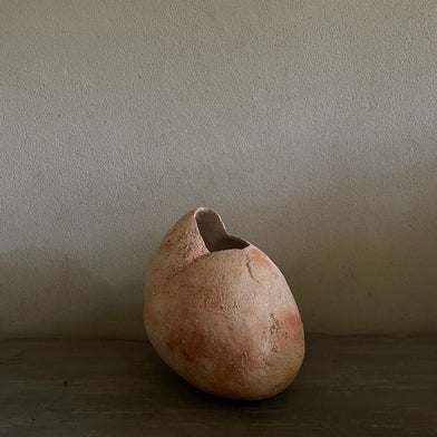Flower vase by Junko Shimomura