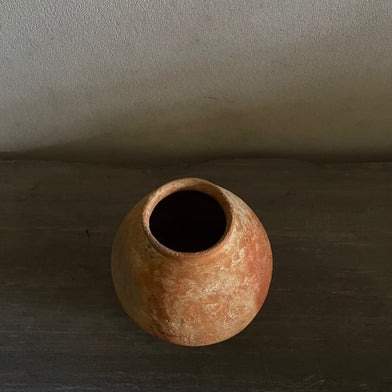 Flower vase by Junko Shimomura