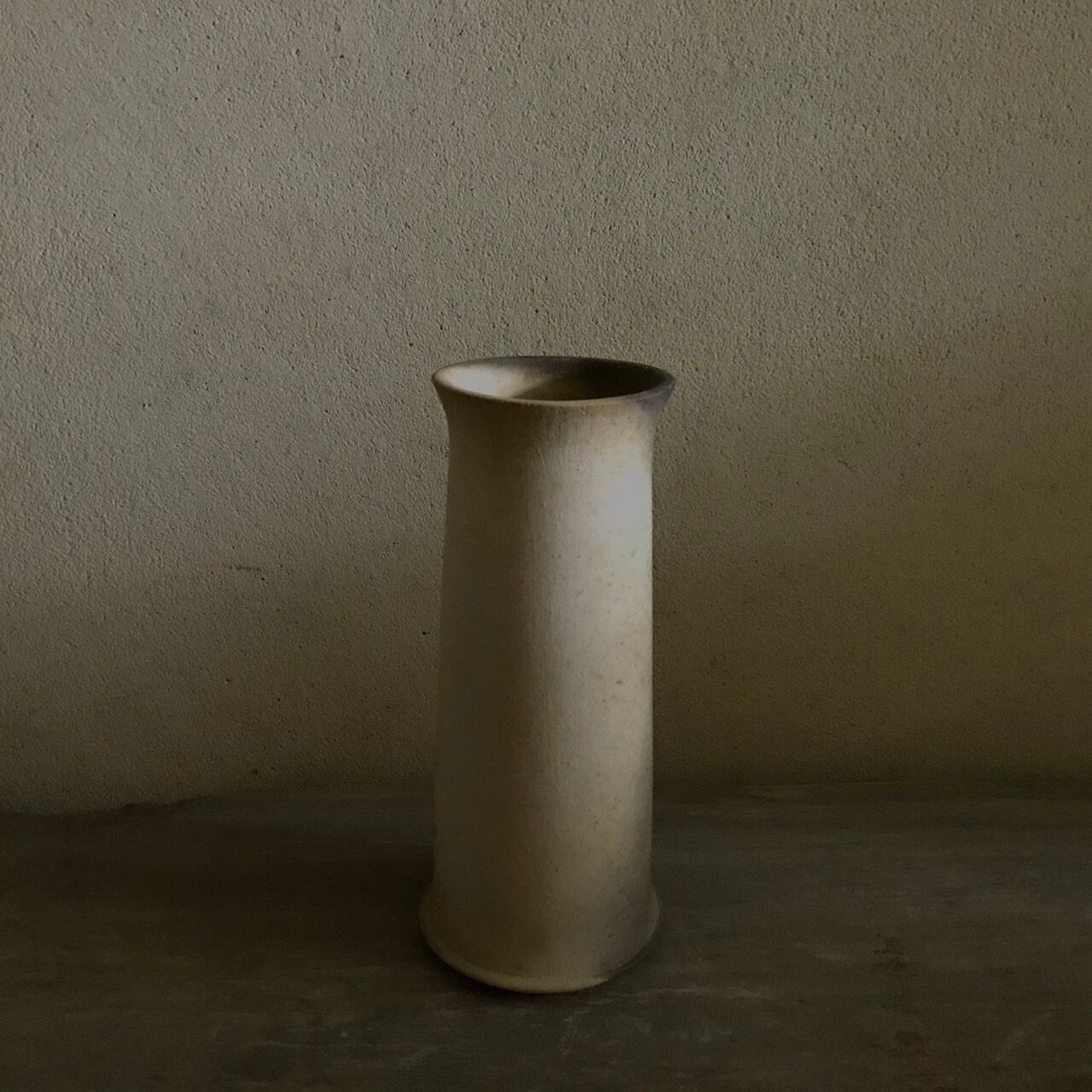 Flower Vase by Yo Samejima