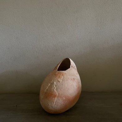 Flower vase by Junko Shimomura