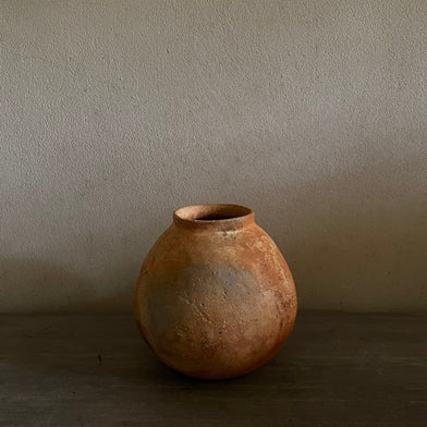 Flower vase by Junko Shimomura
