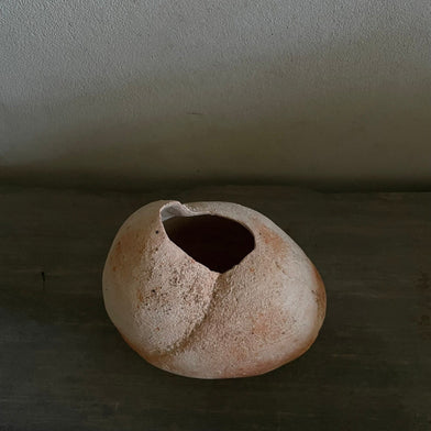 Flower vase by Junko Shimomura