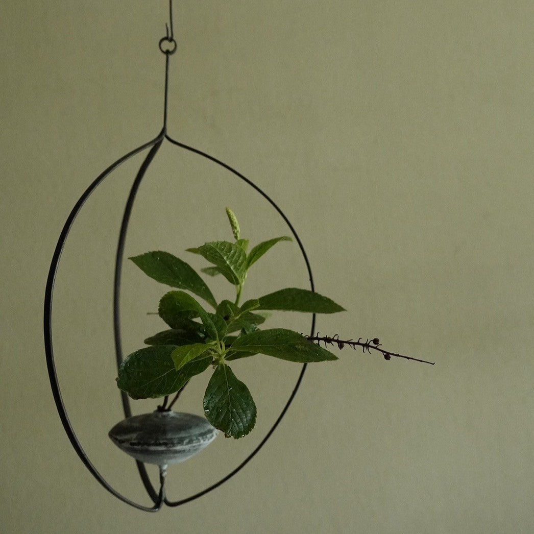 Flower Vase by Yo Samejima