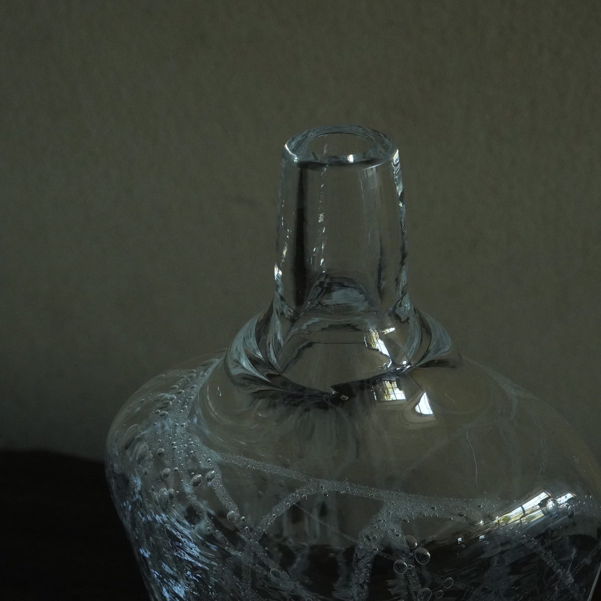 Oval Vase Cracked Naoya Arakawa