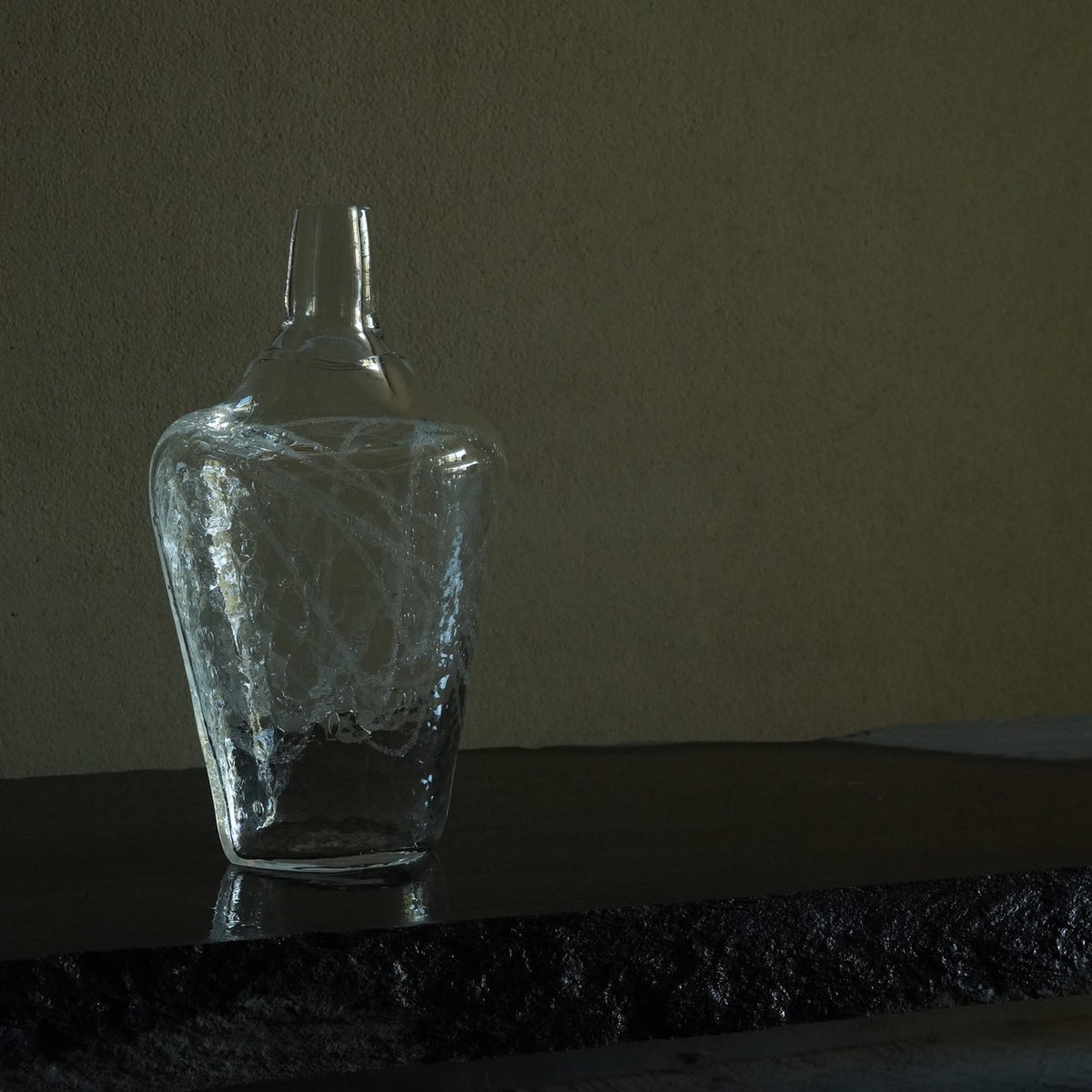 Oval Vase Cracked Naoya Arakawa