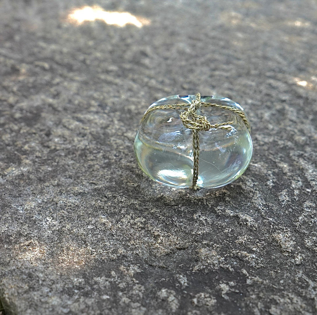 Glass Barrier Stone / Banana plant a