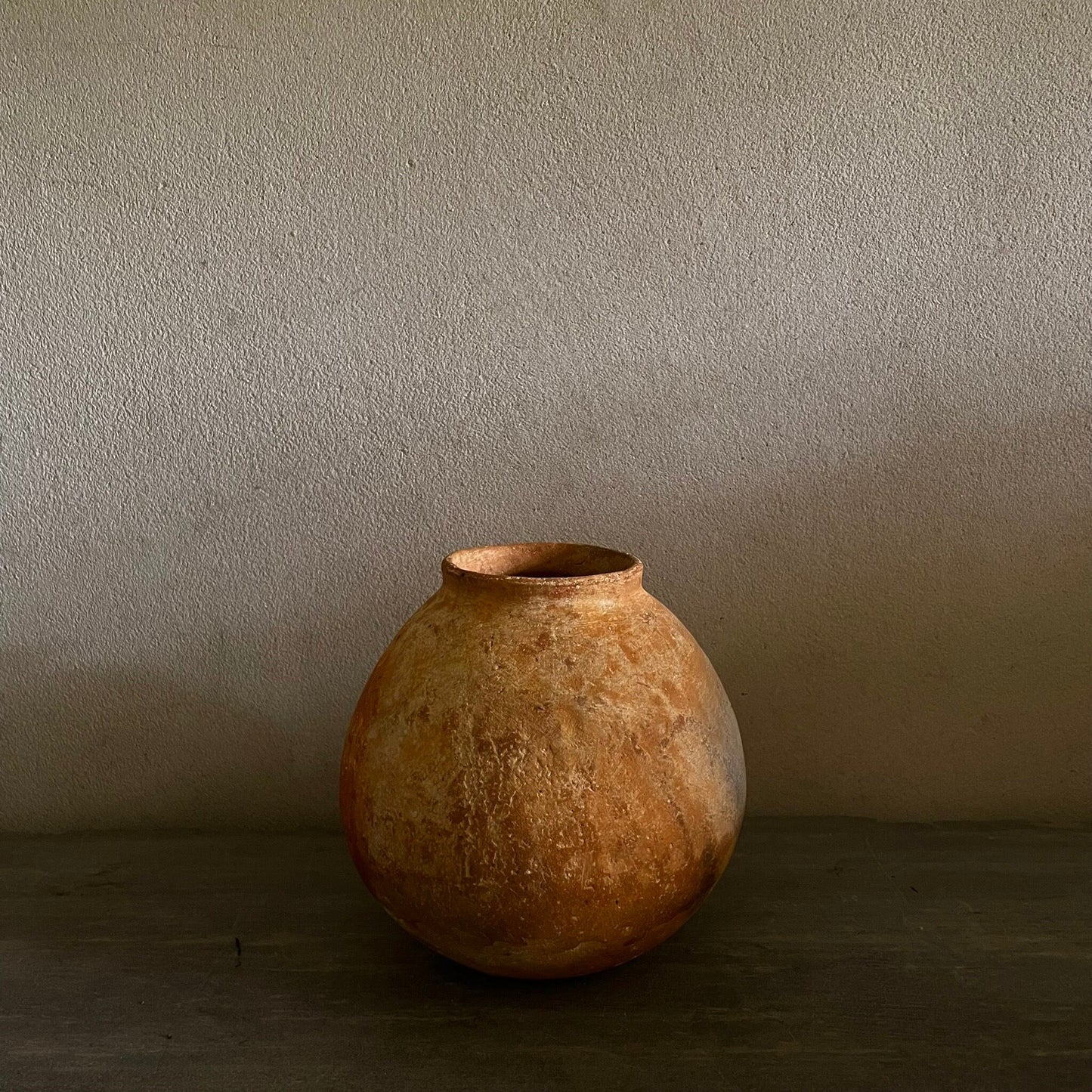 Flower vase by Junko Shimomura