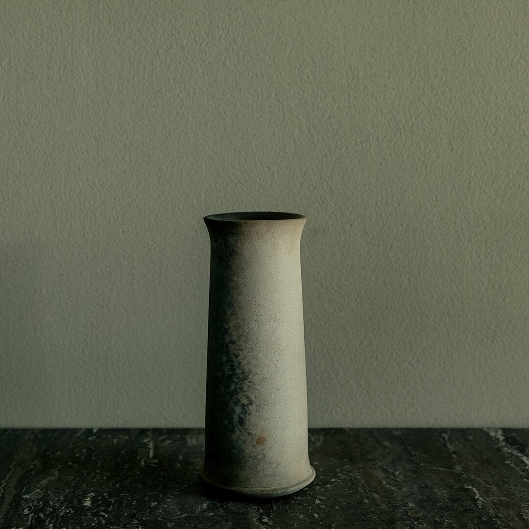 Flower Vase by Yo Samejima