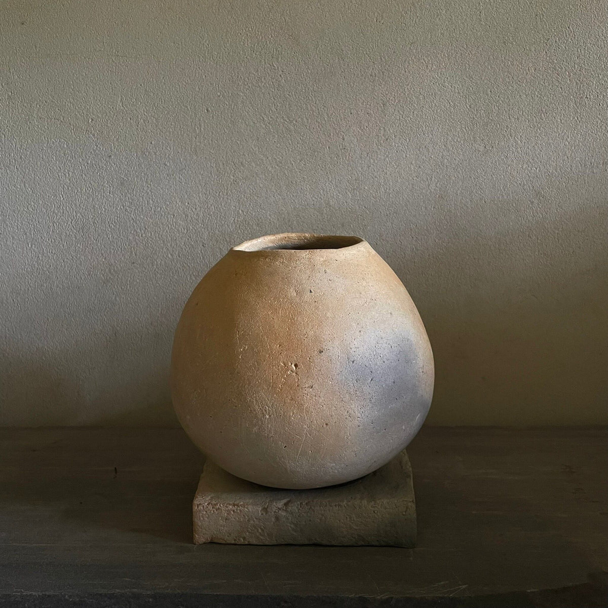 Flower vase (with pedestal) by Junko Shimomura