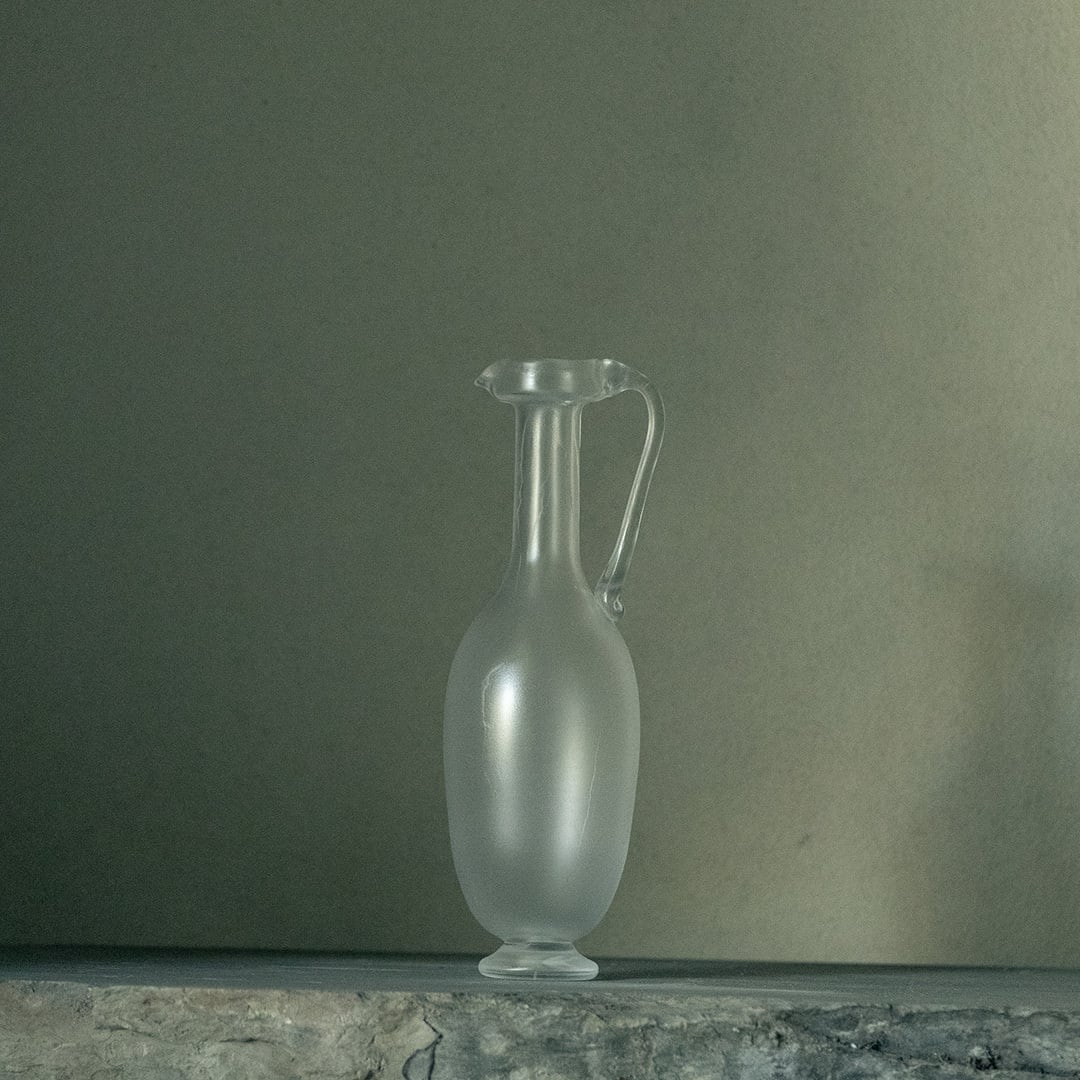 Flower vase by Kentaro Senuma