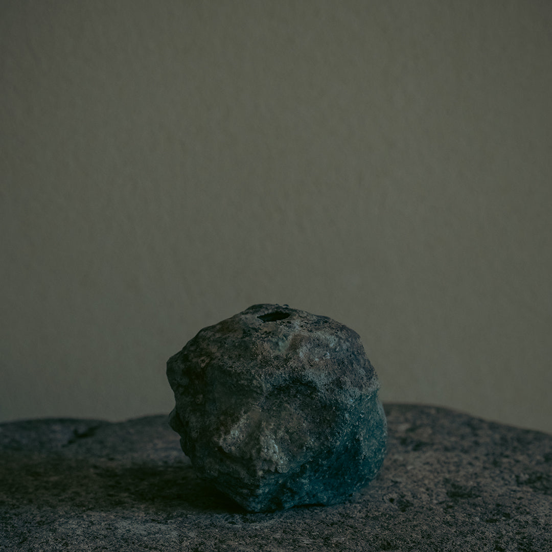 稲吉オサム　自然釉刳貫一輪挿し(2-12)