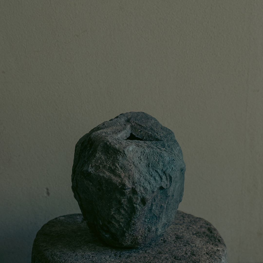 稲吉オサム　自然釉　貫花入 (1ｰ14)