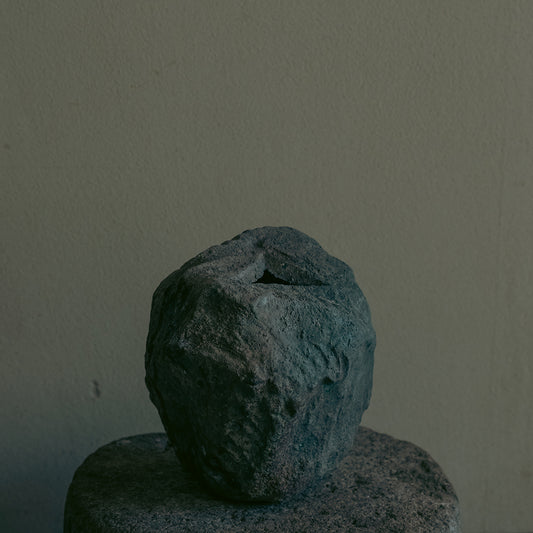 稲吉オサム　自然釉　貫花入 (1ｰ14)