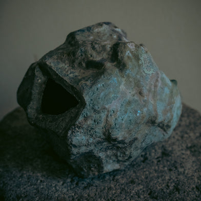 稲吉オサム　自然釉　貫花入 (1ｰ13)