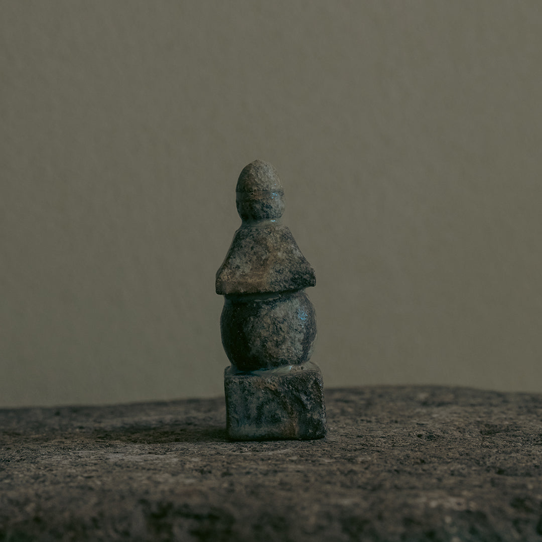 稲吉オサム　五輪塔(2-21-8)