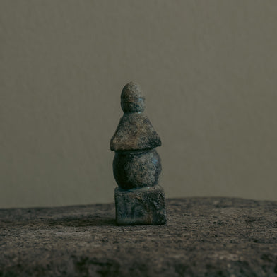 稲吉オサム　五輪塔(2-21-8)