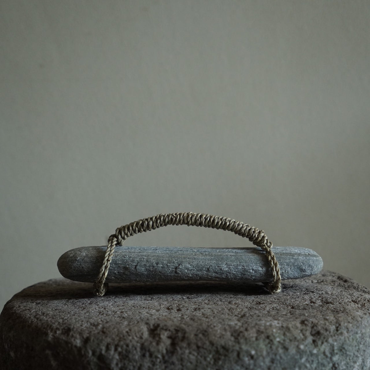 関守石  横長　丙-ひのえ-