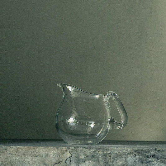 Frog pitcher vase by Naoya Arakawa